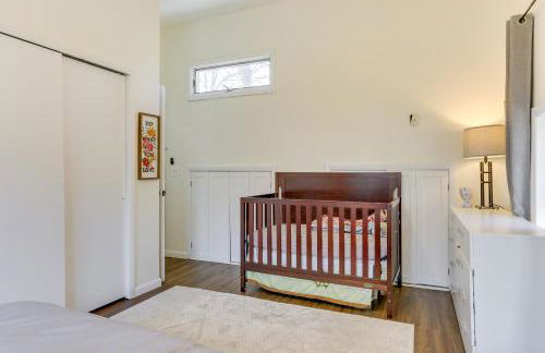 Milford Family Home with Koi Pond and Porch! - Foto 16