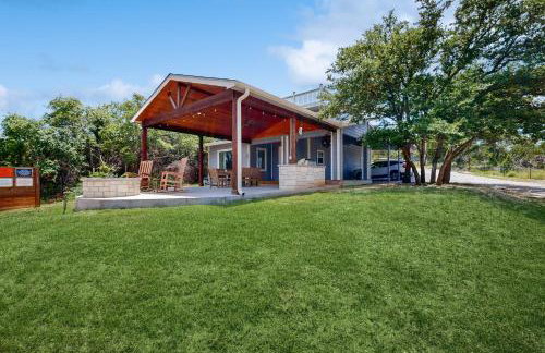 Lovely home on 2+ acres with views, firepit & outdoor kitchen - wedding perfect - Photo 3