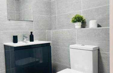 Luxurious New Home Near Airport - Foto 3