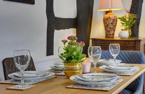 Loft Cottage by Spa Town Property - 2 Bed Tudor Retreat Near to Stratford-upon-Avon, Warwick & Solihull - Foto 41
