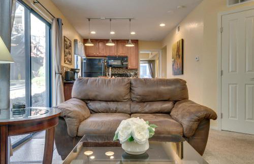 Englewood Apt with Patio in Denver Tech Center - Foto 9