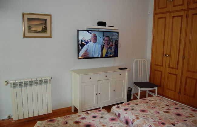 Charming 3-bedroom Villa With Wifi and Central Heating in Beautiful Santa Bárbar - Foto 2