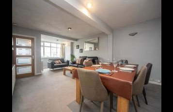 Chessington Blue with parking - Photo 25