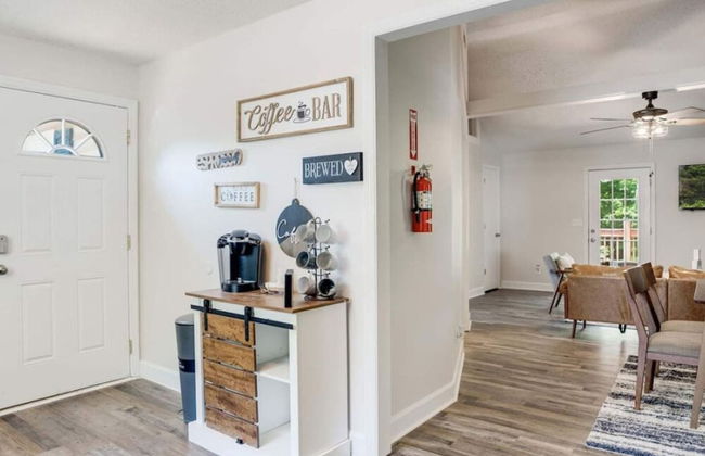 Cozy Oasis of Downtown Clarksville - Foto 10