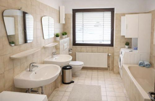 3 Floor XXL House, 7 Rooms, 2 Kitchen, 15 Minutes to Frankfurt, Washing Machine - Foto 65