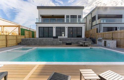 Waterfront Home with Pool Spacious Bay , Sleeps 16 - Foto 84