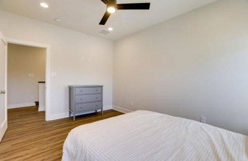 Walk to Restaurants Modern Escape Near Kyle Field - Photo 27