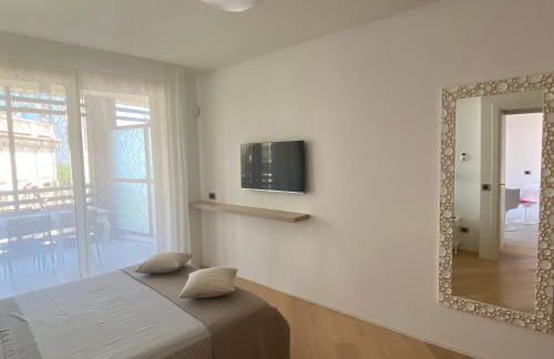 Sea View Embassy Apartment - Foto 18