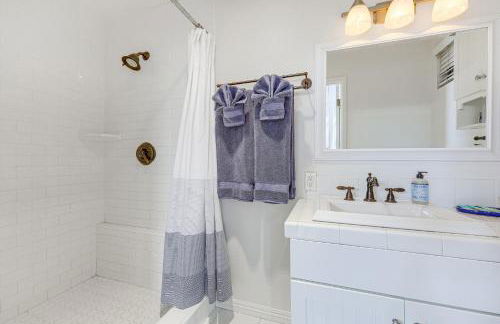 Summerland Home with Beach Supplies Walk to Beach! - Photo 20