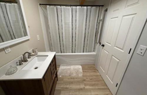 4-Bedroom Chateau in Southern Washington- Luxurious Retreat with Pond & Creek - Foto 22