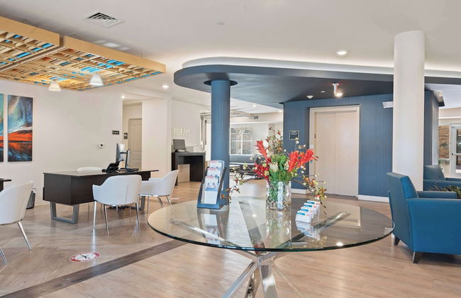 WaterWalk Extended Stay by Wyndham Kansas City - Overland Pk - Photo 3