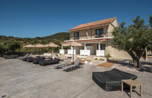 Marea Luxury Suites - Photo 29