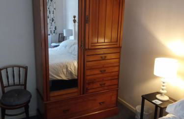 Hall Dale View near Matlock & Peak District - Photo 17