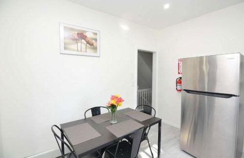 Spacious Home with Parking, Laundry - Near RU, RWJ, NJ Transit - Foto 49