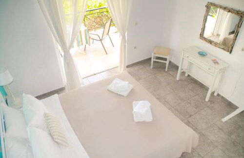 Heracles Guesthouse - Photo 10