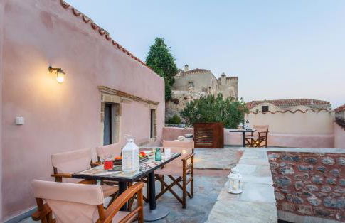 Myrsini's Castle House - Comfortable Residence with Large Balcony & Sea View - Photo 11