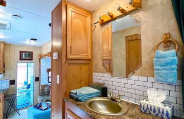 The Glamper Spacious 5th Wheel - Foto 27