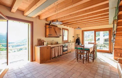 Awesome Home In Miane With Wifi - Foto 7