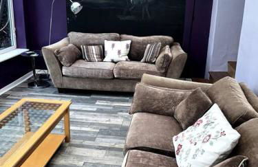 House in Drymen Village with free local health club access - Photo 3