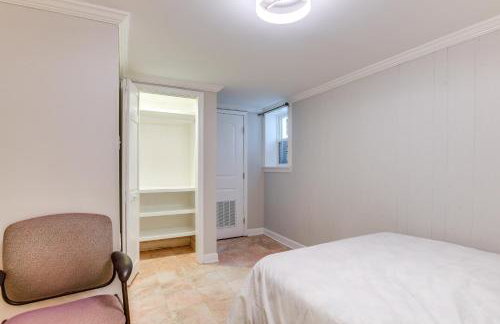 Spacious Home with Tranquil Patio about 29 Mi to DC! - Foto 35