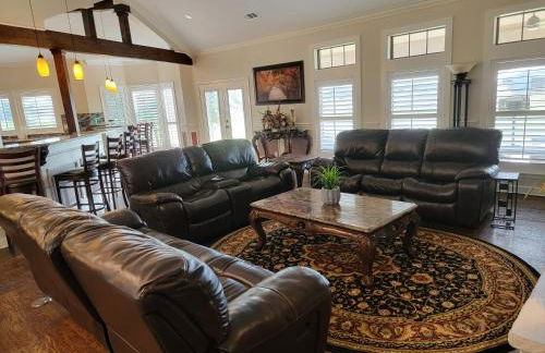 Newly Renovated Private Ranch Get-A-Way - Photo 9