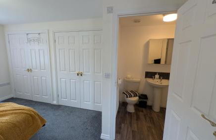 Large Modern House with Private Parking - Foto 104