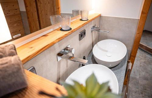 Luxus Chalet im Allgäu - Zirbenholz Schlafzimmer - Terrasse mit Bergblick - Infrarotkabine - Photo 19