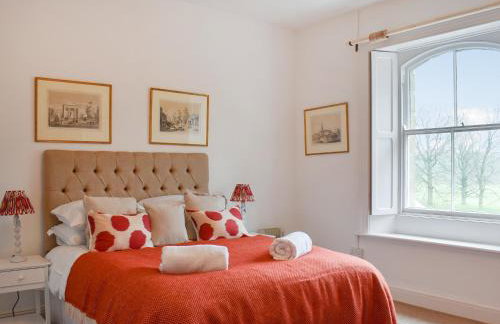 West Lodge - Photo 7