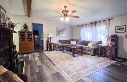 Bern's Summit Solitude: Stream-Front Serenity - Photo 20