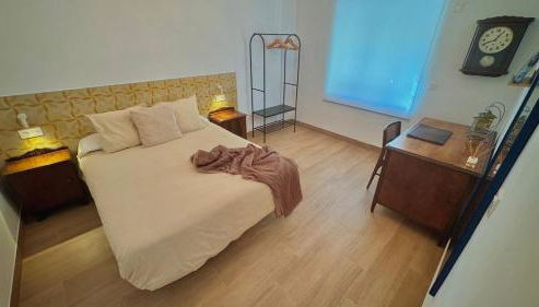 Stunning Home, AC, Beach, Backyard, 4 BR - Photo 5