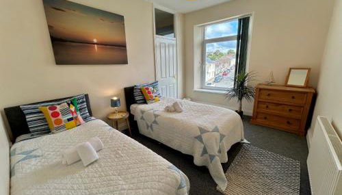 Spacious Pembrokeshire Apartment - Photo 5