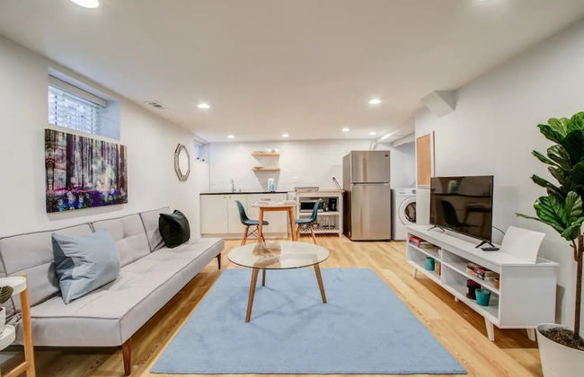 Private Studio in Serene DC Neighborhood - Photo 11