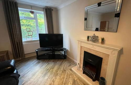 Spacious 3 Bed home situated in a beautiful area - SLEEPS 8 - Foto 18