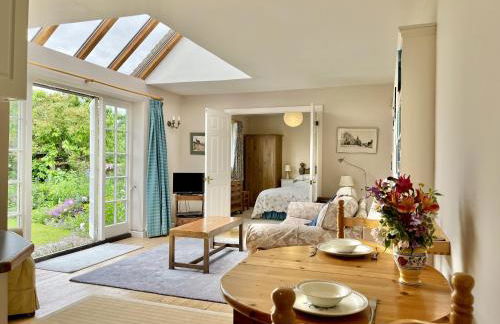 Library Cottage by inspirestays-com - Foto 16