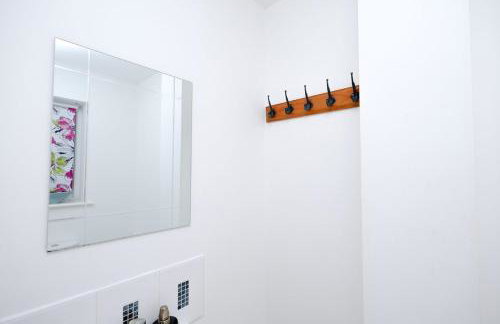 Cozy Place in Salford, Sleeps 8, 4 Bedroom, 5 Beds - Foto 77