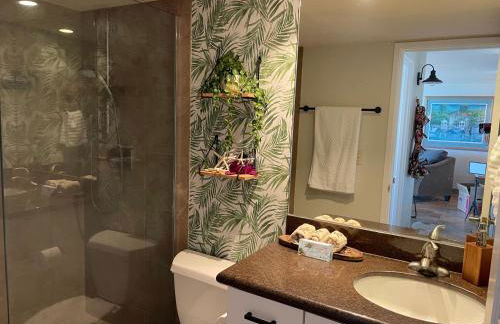 Whale Watching from the Lanai - Oceanfront Condo in West Maui - Foto 27