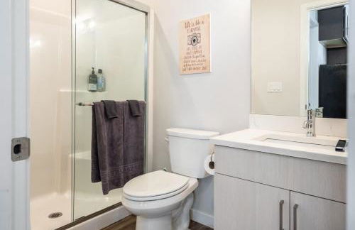 Walkable Apt Next to Restaurants, Bars, and Shops! - Foto 20