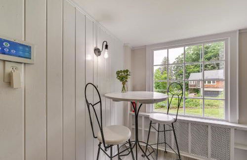 Cottage-Chic Retreat Less Than 1 Mi to Connecticut River! - Foto 8