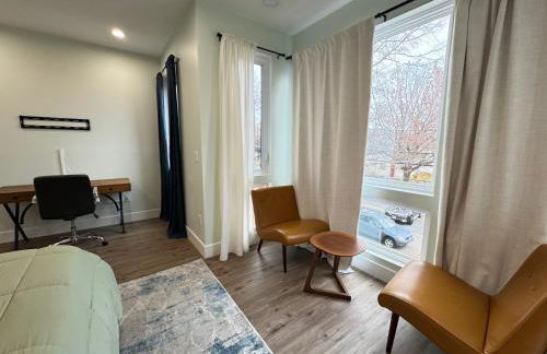 LUX Spacious Townhouse 4BR in DC - Photo 37