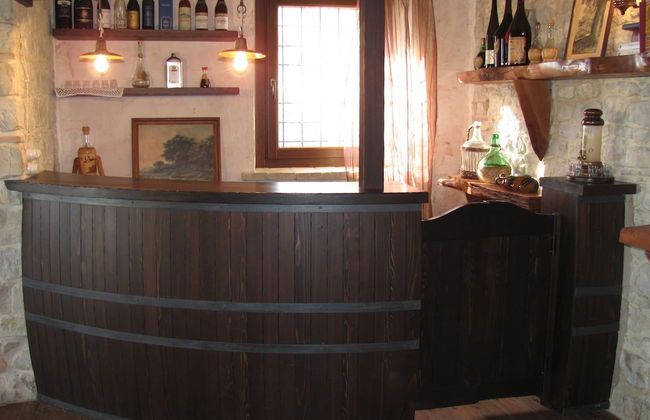 Old House - Photo 28