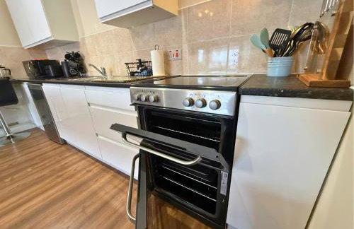 Pool Table 1-Bedroom House, near City Centre and Public Transport, Dog Friendly, Sleeps 5, Free Parking - Foto 25