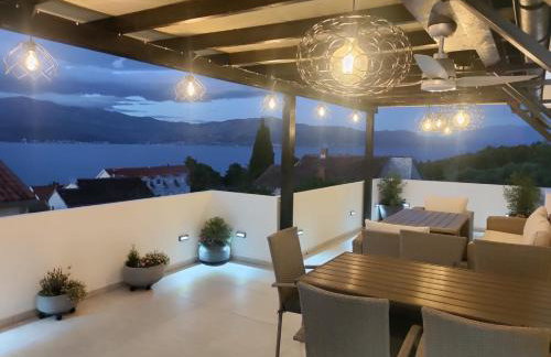 Apartments Brač - Photo 1