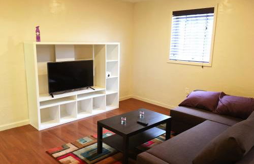 Private Unit / Private Bathroom Near BART & SF - Photo 19