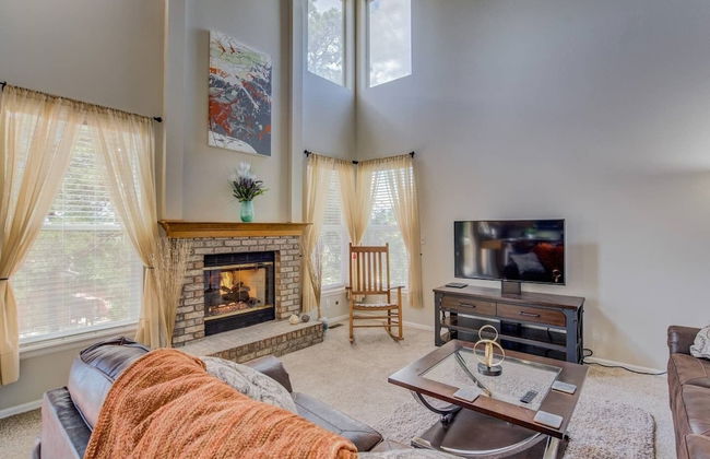 4BR AF Academyw/hot Tub & Firepit - Foto 26