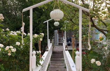 Royal's Studios - Photo 8