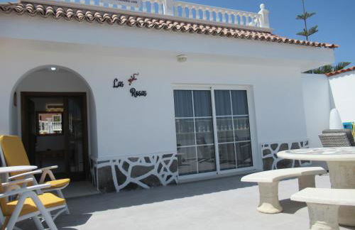 LAS ROSAS by RENTMEDANO Stunning luxury Chocolate Box villa with private heated pool & wifi - Foto 9