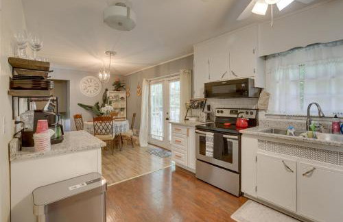 Modern Birmingham Escape with Yard and Fire Pit! - Foto 3