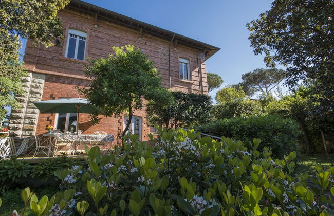 Fantastic Liberty Villa in the Heart of Versilia - Photo 31