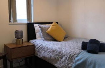 4 beds spacious Apartment, with Parking & WIFI, CHAFFORD HUNDRED, near station & shopping, long stays! - Foto 15