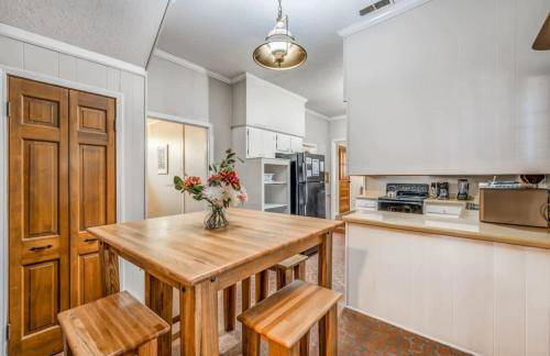 Near the Airport and Graceland Holmesdale Hideout - Foto 19